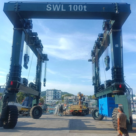 Yacht Hoisting Crane