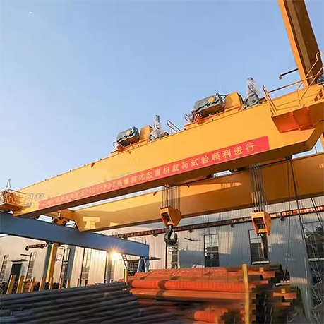 Ex-proof double girder crane with robust hoist system